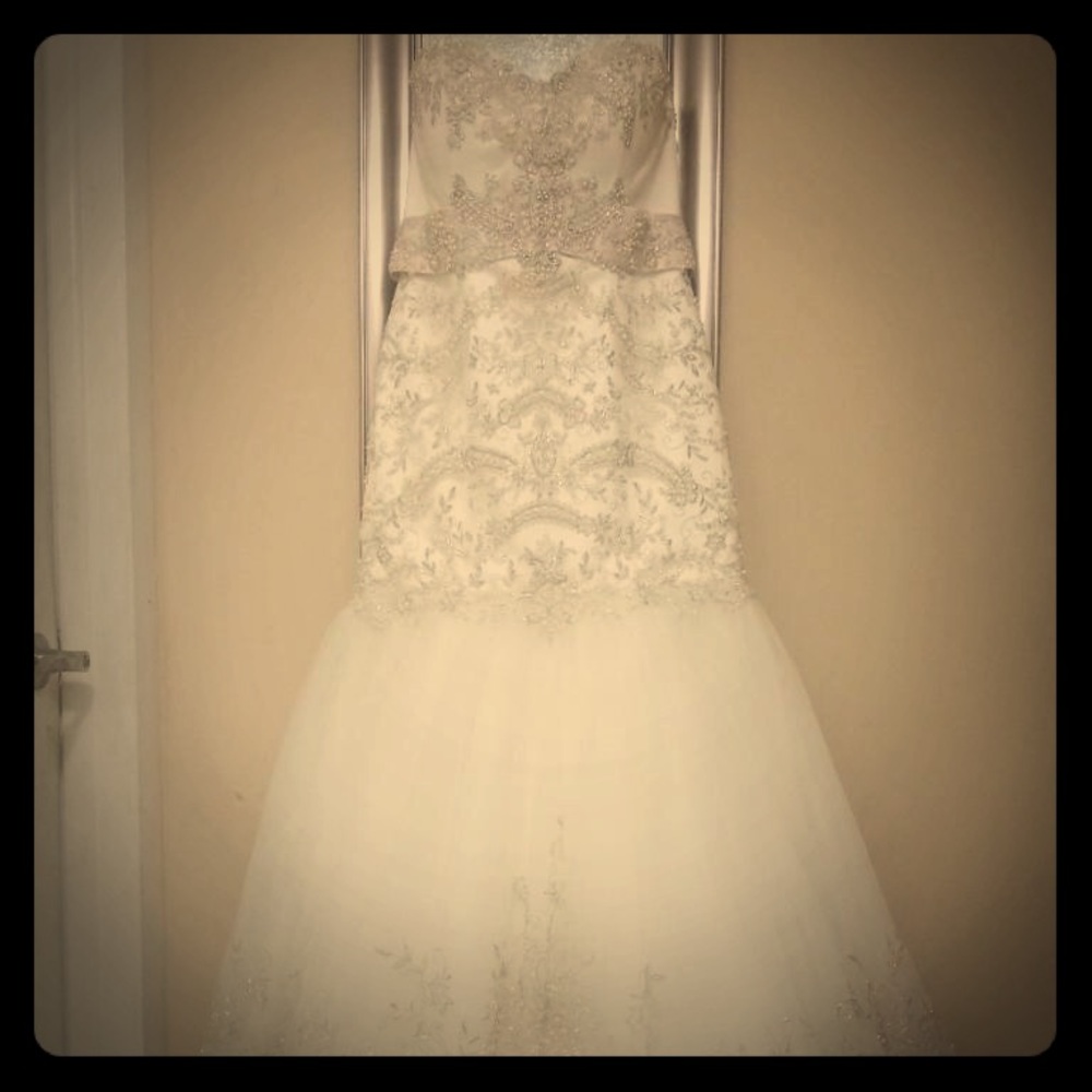 Wedding dress